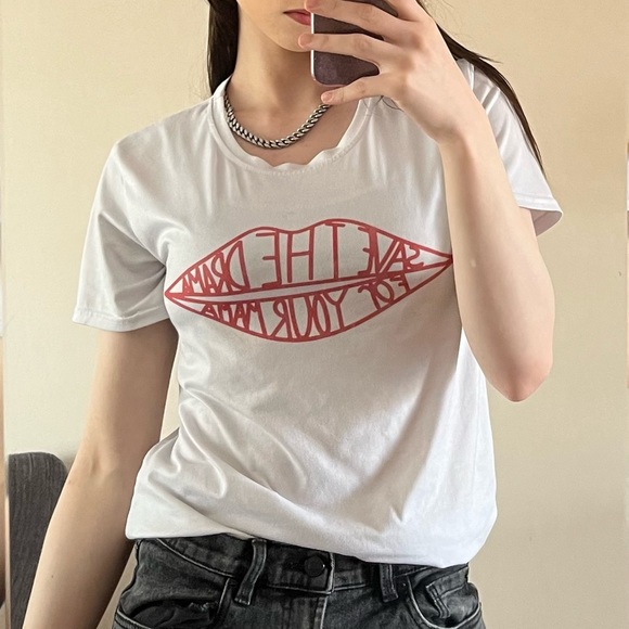 White t shirt with graphic design - Picture 1 of 1